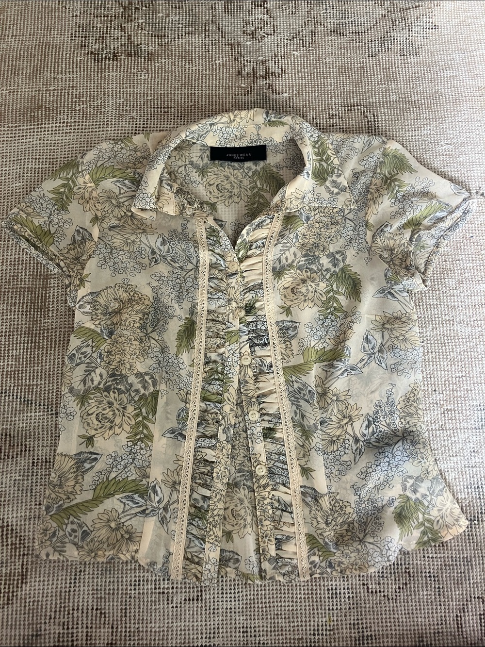 Jones Wear Cream Floral Ruffle Button-Front Blouse